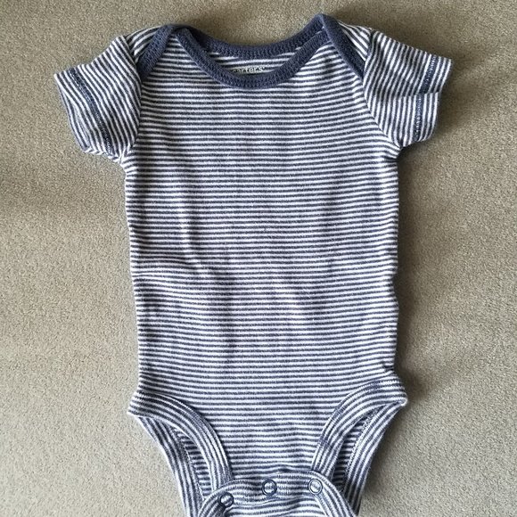 Read With Me Bundle (Includes Usborne Board Book and 3 Carter's NB Onesies) - Picture 6 of 11